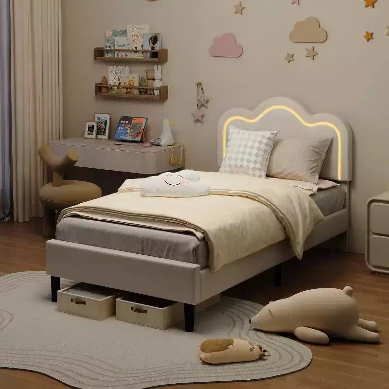 Struttura letto a piattaforma singola imbottita beige/rosa con testiera a forma di orsetto e LED RGB, nessun bisogno di rete a molle
