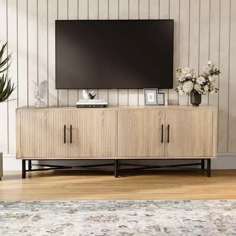 Mobile TV in castagno/legno naturale con 4 ante e ripiani regolabili, per TV fino a 66"