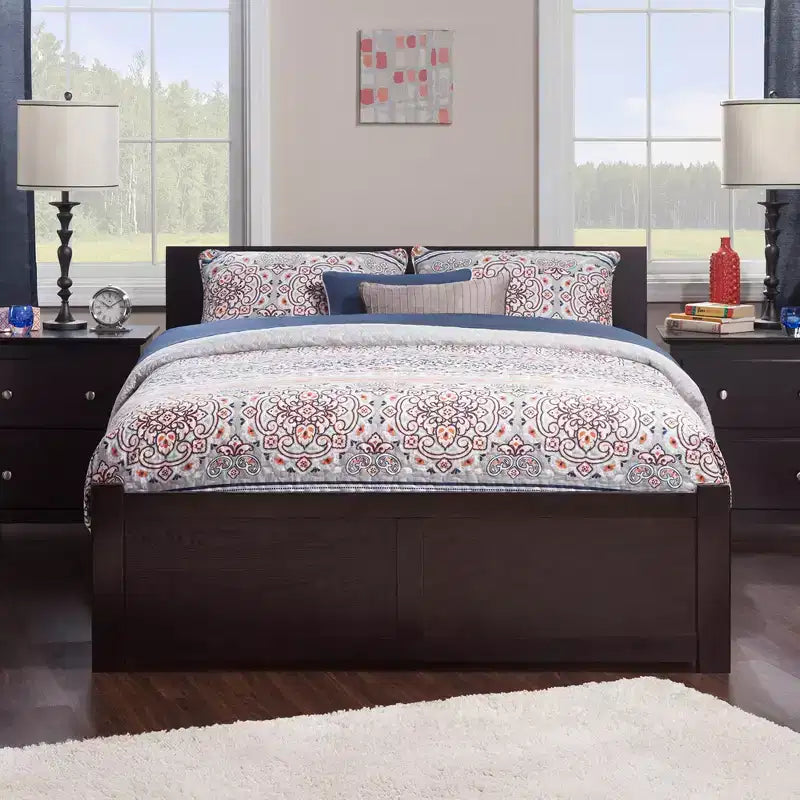 Letto a piattaforma matrimoniale marrone/bianco con letto estraibile singolo, 2 posti letto