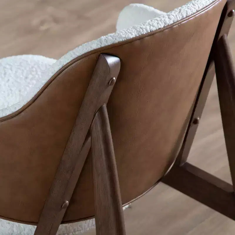 Set sedia e tavolino rotondo accent in noce a 2 posti Mid-Century